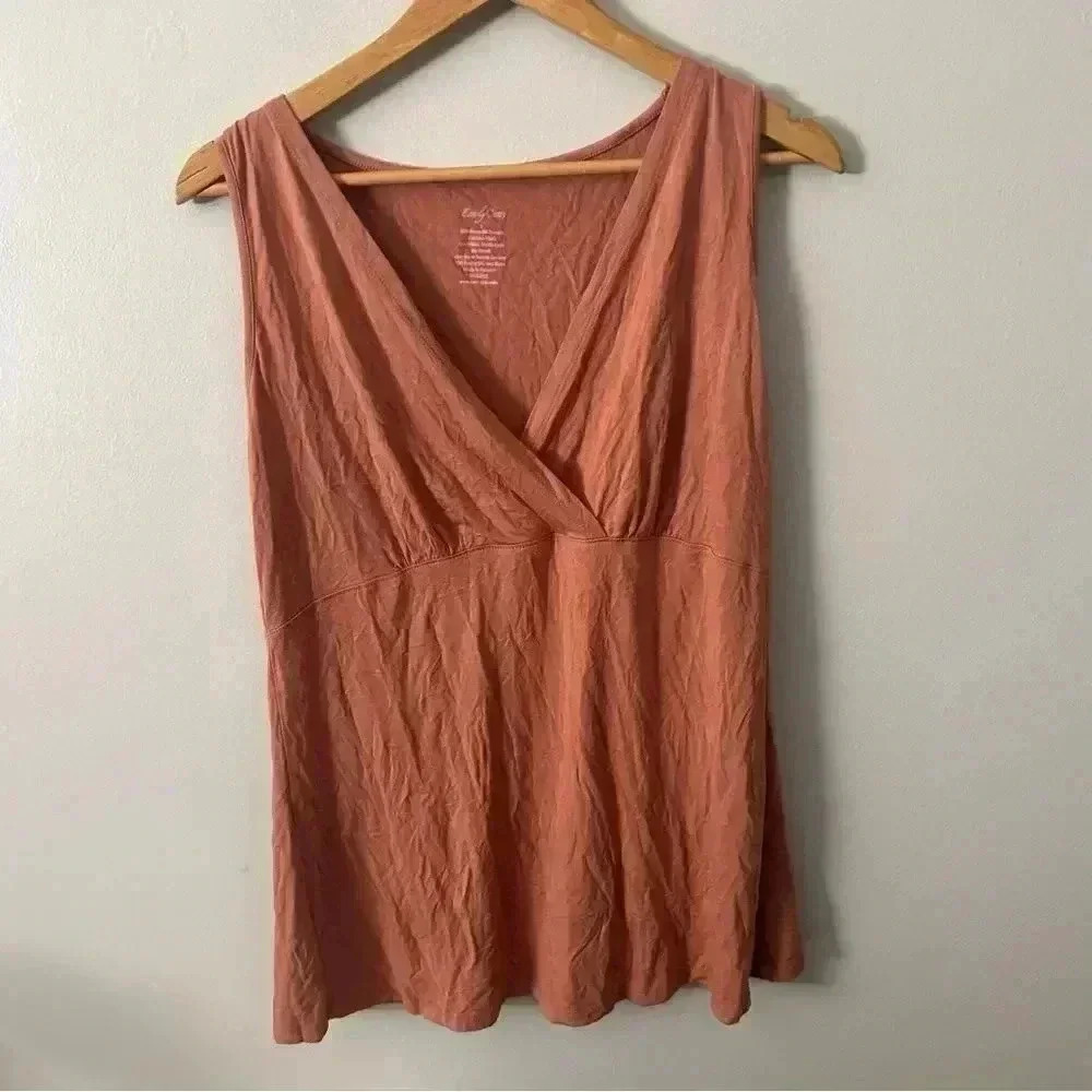 NWOT Everly Grey Nursing Top L - Picture 2 of 5